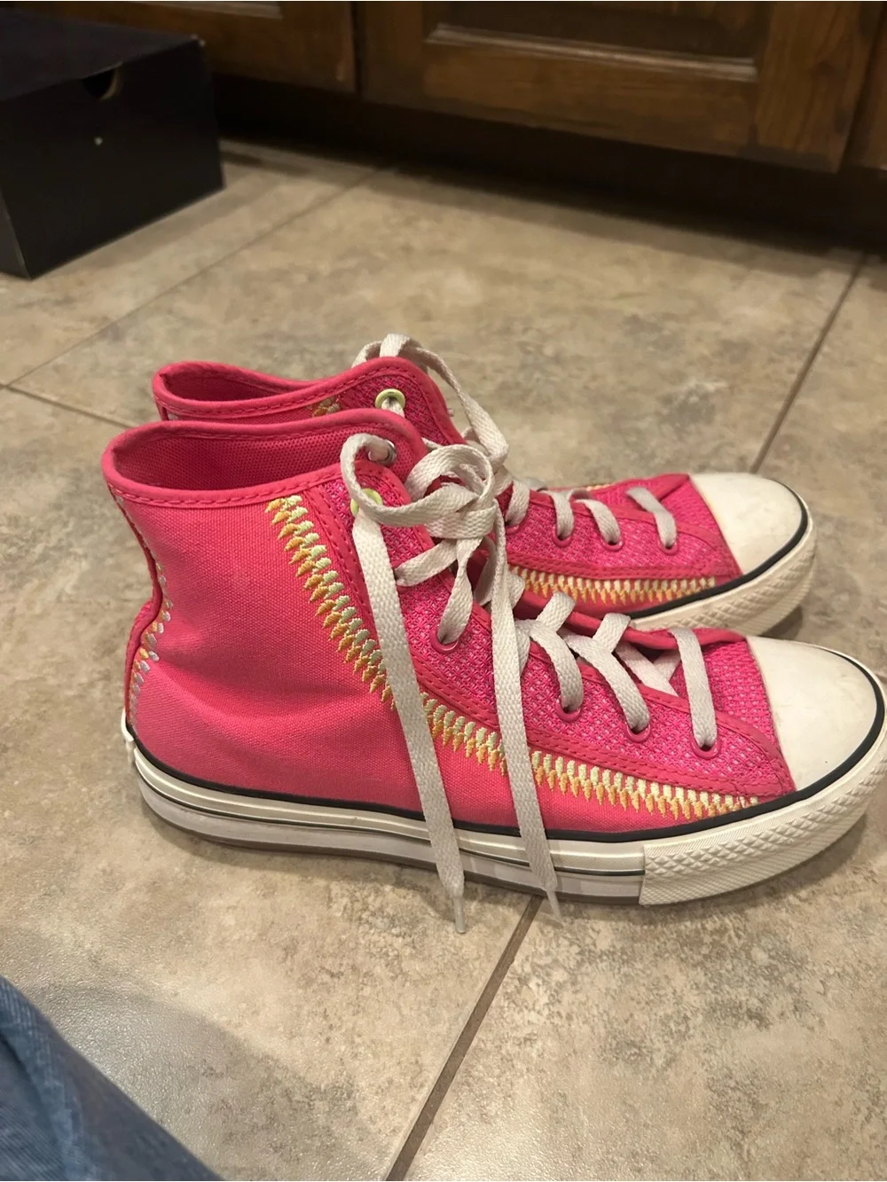 Converse Kids High-Top Sneakers in Bright Pink with Contrast Stitching